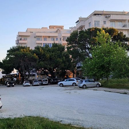 Antea Apartment 3 فلورا المظهر الخارجي الصورة