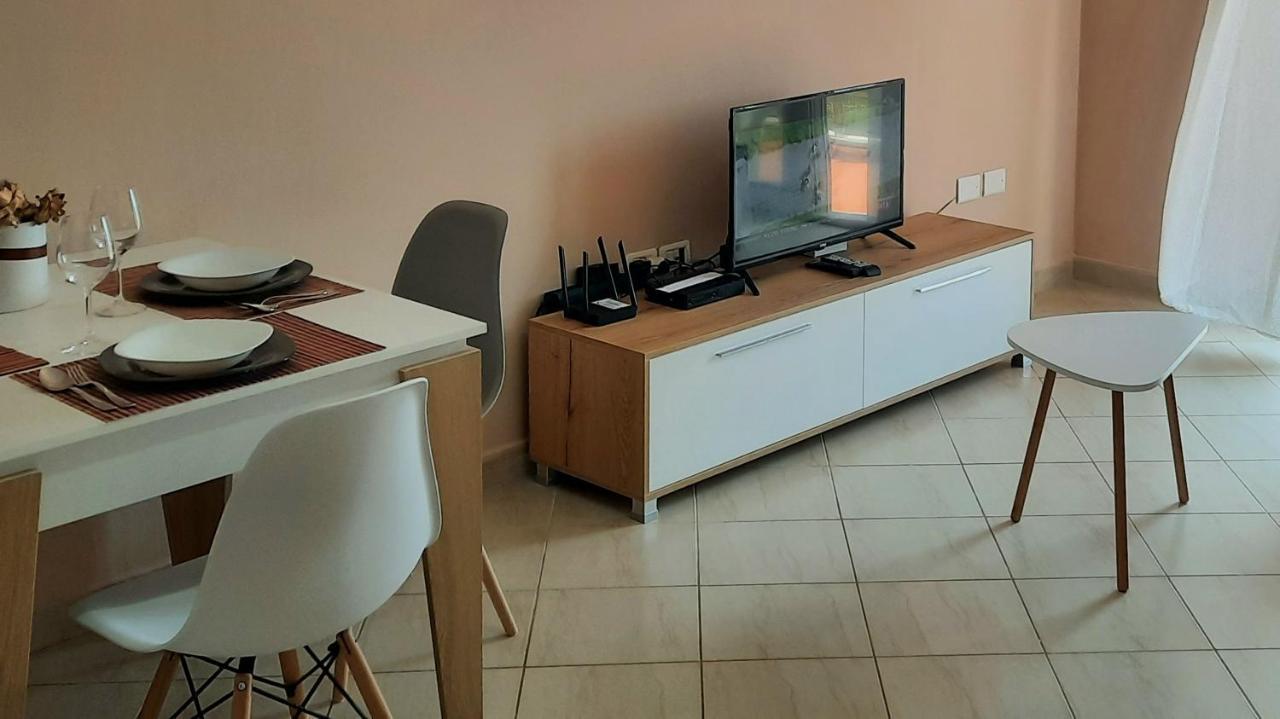 Antea Apartment 3 فلورا المظهر الخارجي الصورة